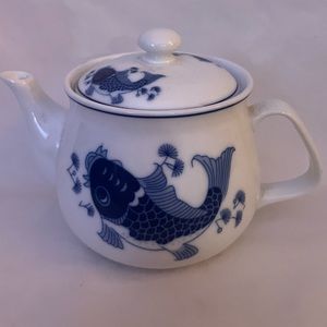 Cheng White Jade Porcelain Teapot With Koi Fish On The Side & Lid